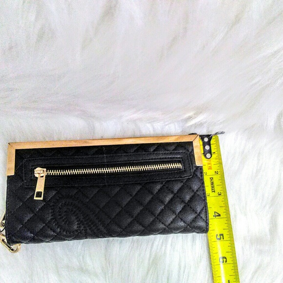 (NEW)! Cute! Stylish! Black Quilted Wallet! :-) - Picture 5 of 8